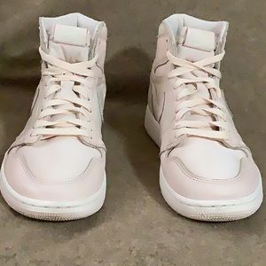 NIKE AIR JORDAN  1 Retro 555088 -801. Men’s US 9.5